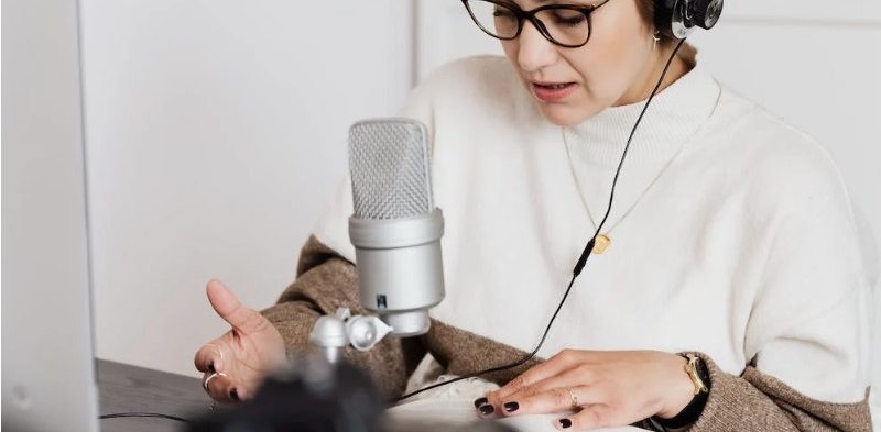 How Phonetics Can Shape Online English Education?