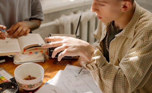 Decoding Sounds: The Pivotal Role of Phonetics in Perfecting English Pronunciation